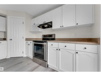 2912 31 Street NW NW photo 18