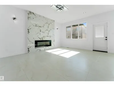 4651 17 AV SW SW photo 15