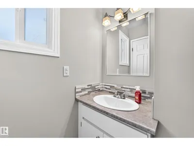 18146 81 AV NW photo 18