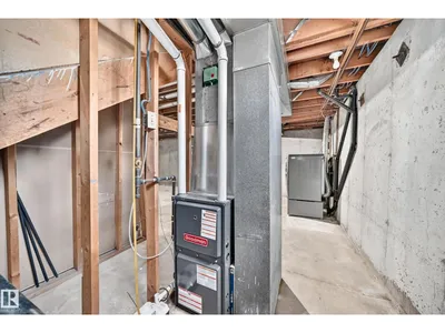 18146 81 AV NW photo 32