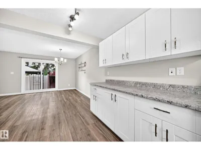 18146 81 AV NW photo 6