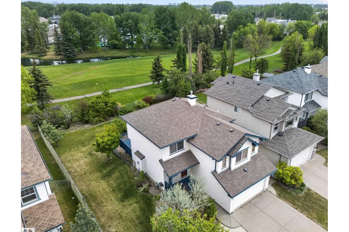 1381 BRECKENRIDGE DR NW exterior