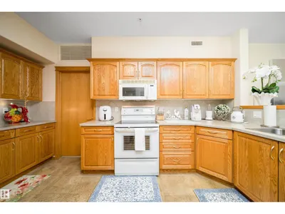 #208 11260 153 AV NW photo 16