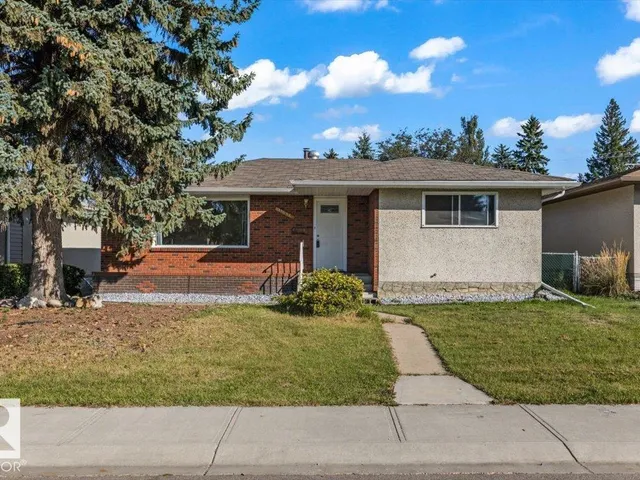 11516 44 AV NW, Edmonton