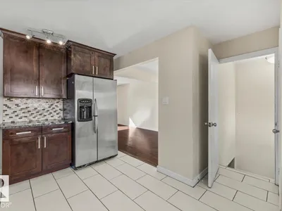 11516 44 AV NW photo 12