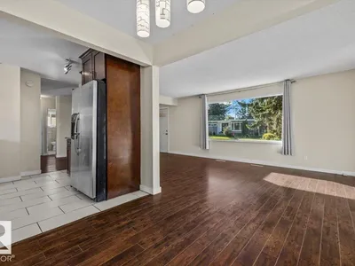 11516 44 AV NW photo 14