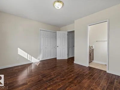 11516 44 AV NW photo 19