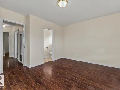 11516 44 AV NW photo 20