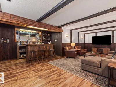 11516 44 AV NW photo 27
