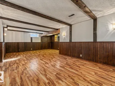 11516 44 AV NW photo 29