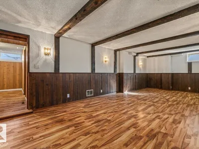 11516 44 AV NW photo 30