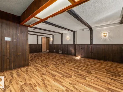 11516 44 AV NW photo 31