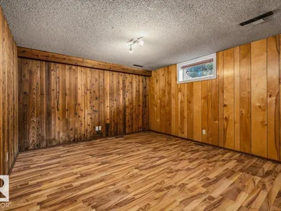 11516 44 AV NW photo 32