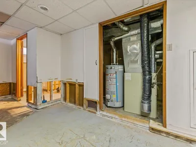 11516 44 AV NW photo 33