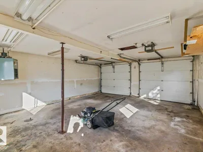 11516 44 AV NW photo 35