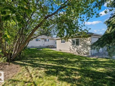 11516 44 AV NW photo 39