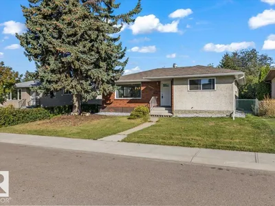11516 44 AV NW photo 41