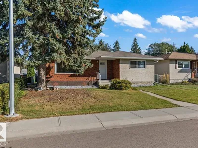 11516 44 AV NW photo 42