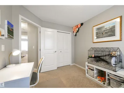 5228 20 AV SW photo 23