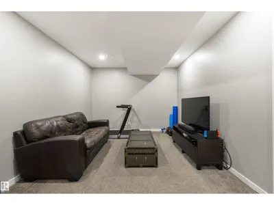 5228 20 AV SW photo 35