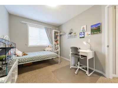 5228 20 AV SW photo 22