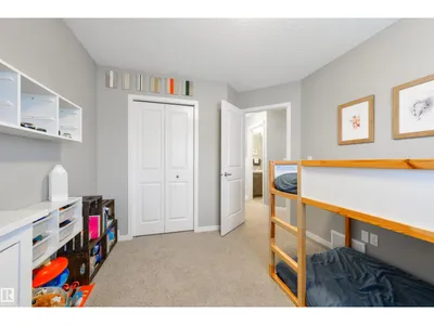5228 20 AV SW photo 25