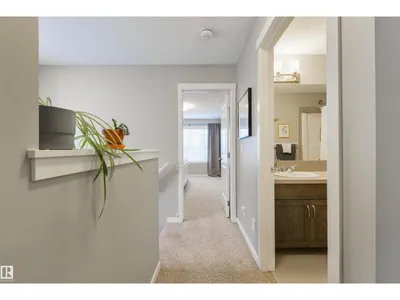 5228 20 AV SW photo 26