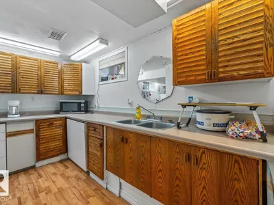 4648 113 AV NW photo 24
