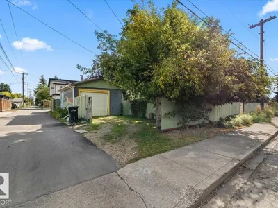 4648 113 AV NW photo 43