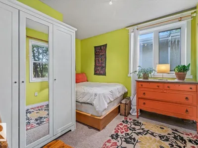 4648 113 AV NW photo 12