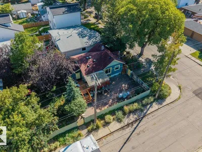 4648 113 AV NW photo 45