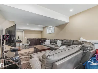 4104 8 ST NW photo 37