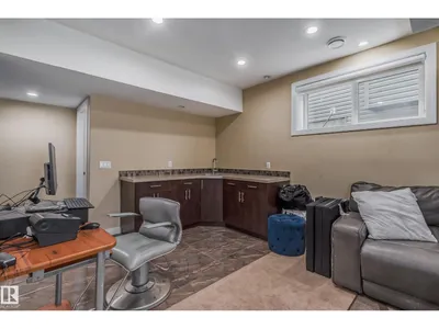 4104 8 ST NW photo 38