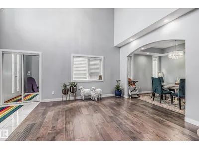 4104 8 ST NW photo 5