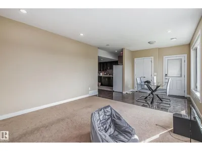 4104 8 ST NW photo 44