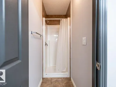 #214 5005 165 AV NW photo 34