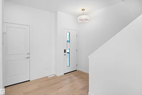 20915 24 AV NW photo 3