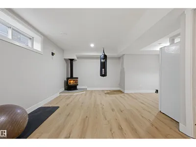 3830 22 ST NW photo 23