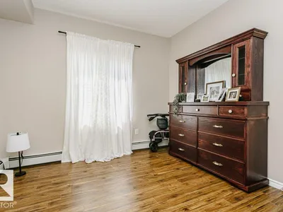 #323 16807 100 AV NW photo 15