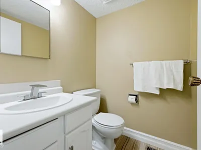11317 22 AV NW photo 9