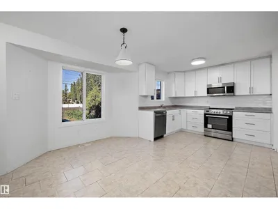 11822 47 ST NW photo 18