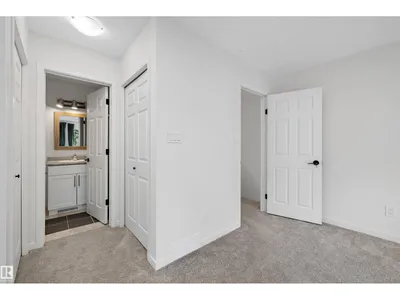 11822 47 ST NW photo 32
