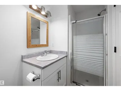 11822 47 ST NW photo 34