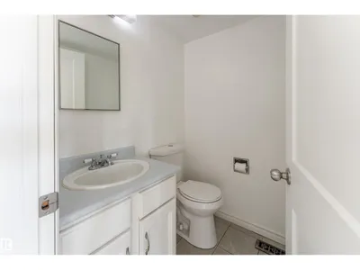 11363 22 AV NW photo 14