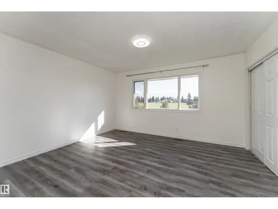 11363 22 AV NW photo 17