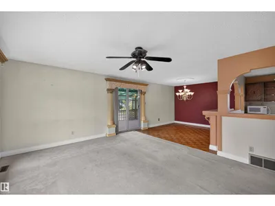 6348 34A AV NW photo 12