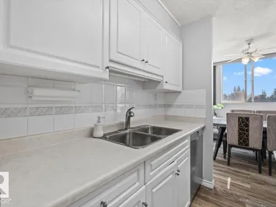#210 13910 STONY PLAIN RD NW photo 10