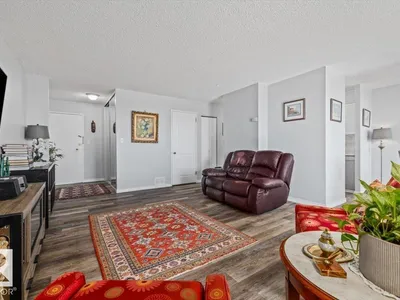 #210 13910 STONY PLAIN RD NW photo 6