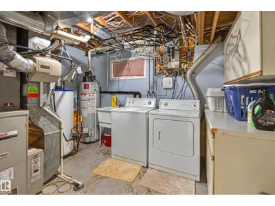 2812 35 ST NW photo 46