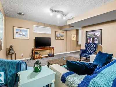 184 FOXBORO PL photo 35